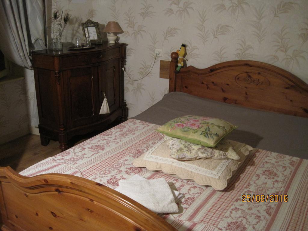 Hotel Le Commerce Neuville  Екстериор снимка