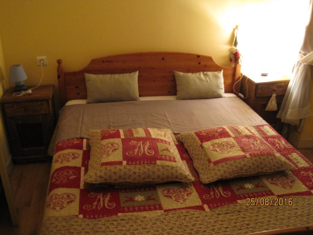 Hotel Le Commerce Neuville  Екстериор снимка