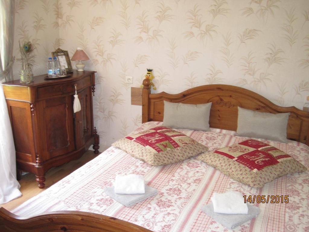 Hotel Le Commerce Neuville  Екстериор снимка