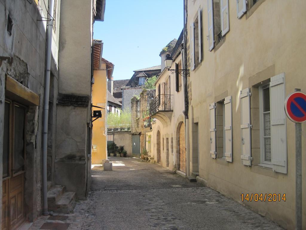 Hotel Le Commerce Neuville  Екстериор снимка