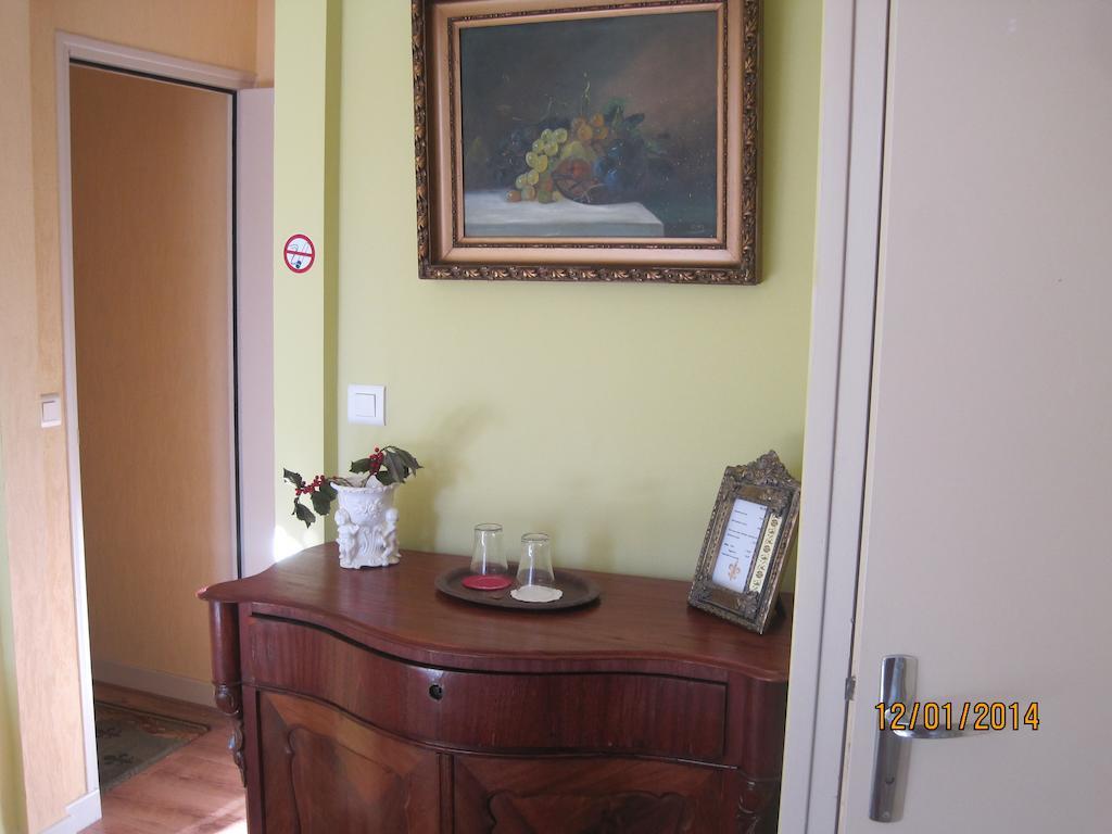 Hotel Le Commerce Neuville  Стая снимка