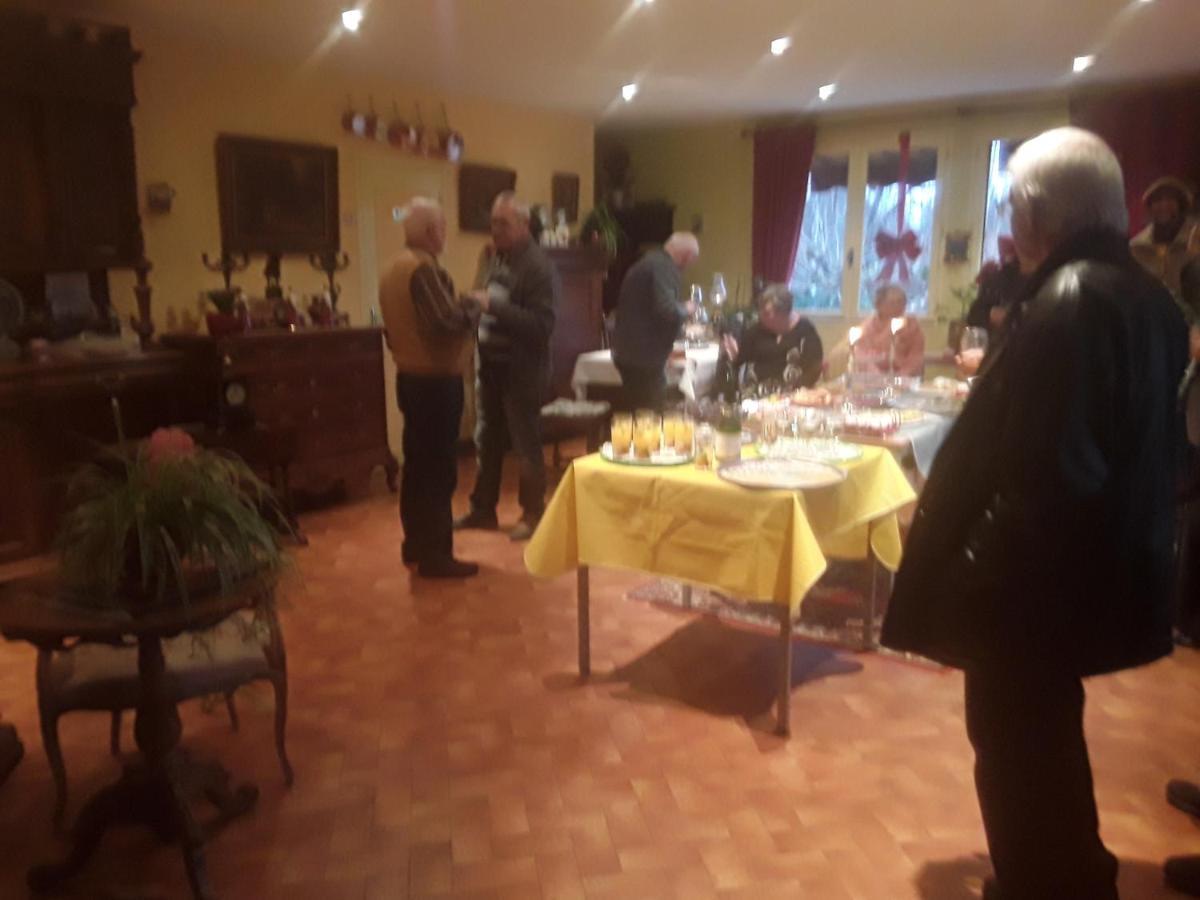 Hotel Le Commerce Neuville  Екстериор снимка